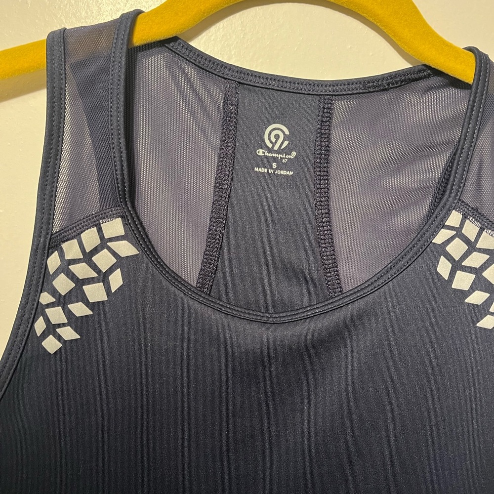 Champion size Small - Picture 2 of 4